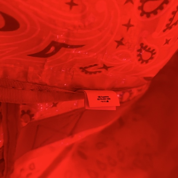 Supreme SS/21 Red Bandana Tarp Large Duffle Bag - Picture 13 of 14